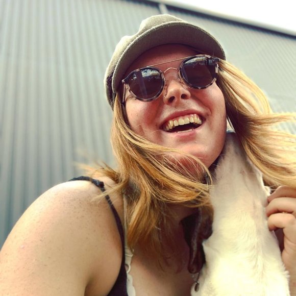 Meet your Posher, Oliviana - Picture 3 of 5